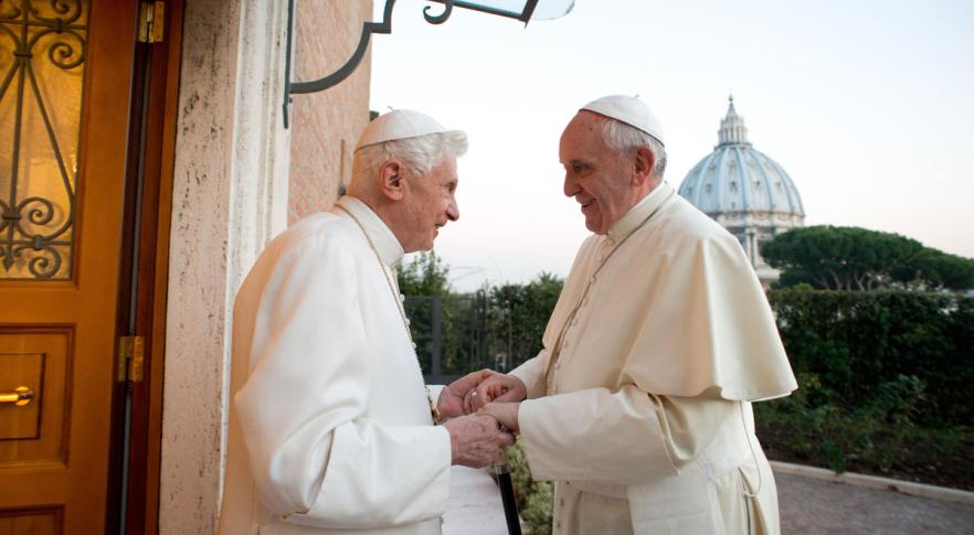 dos papas se reunieron por primera vez en la historia