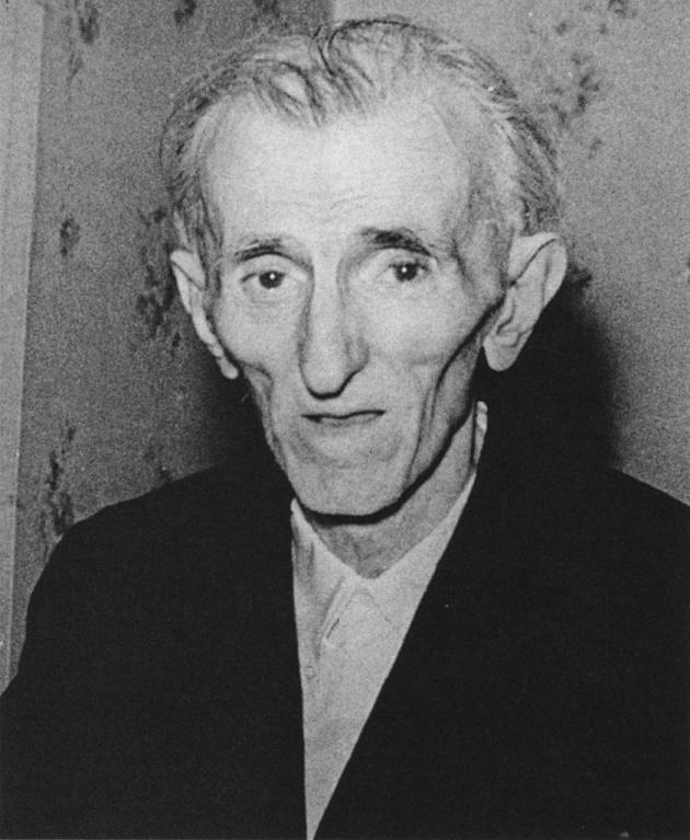 La última foto de Nikola Tesla pobre y olvidado-0